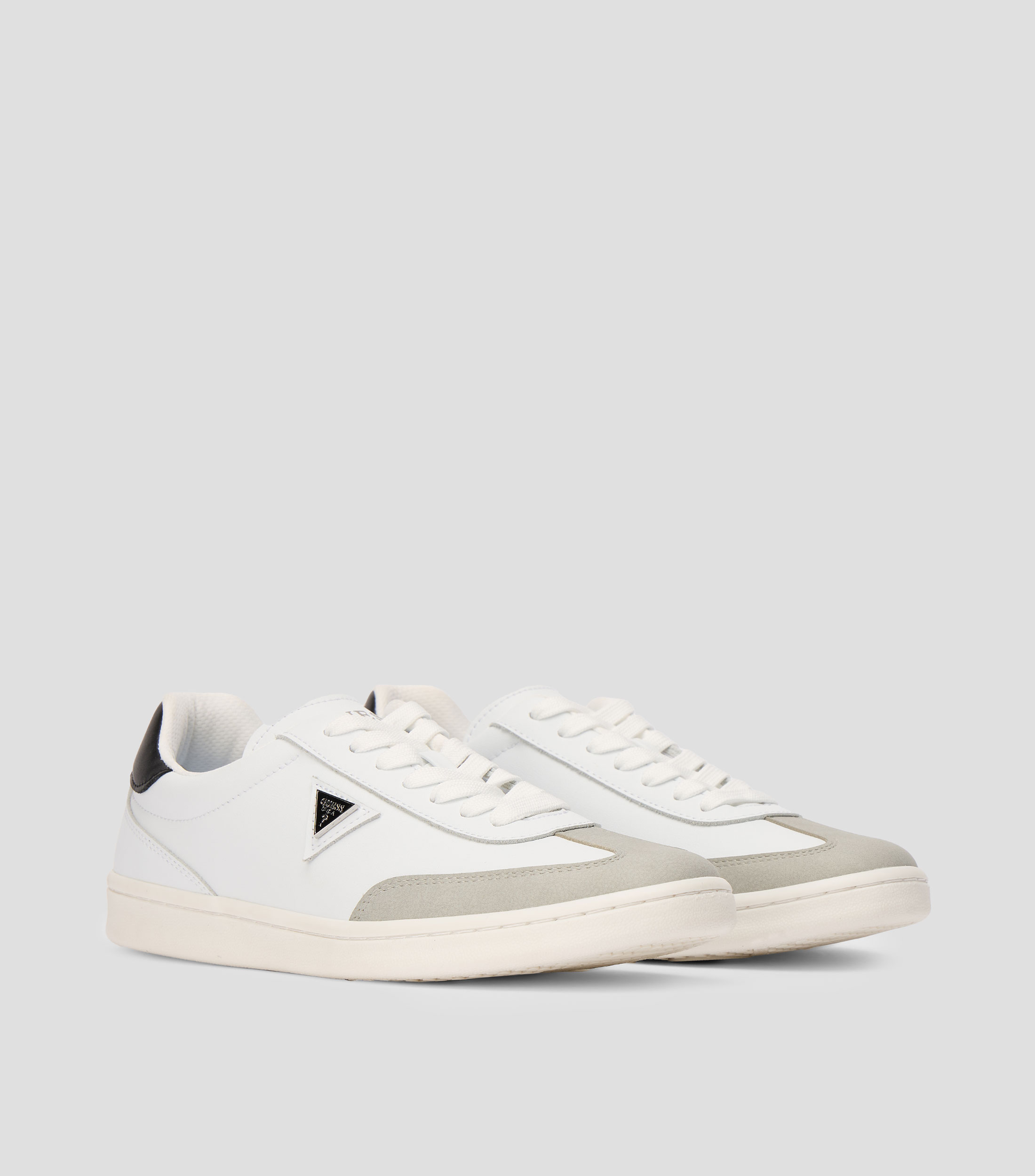 Tenis casuales en piel Hombre